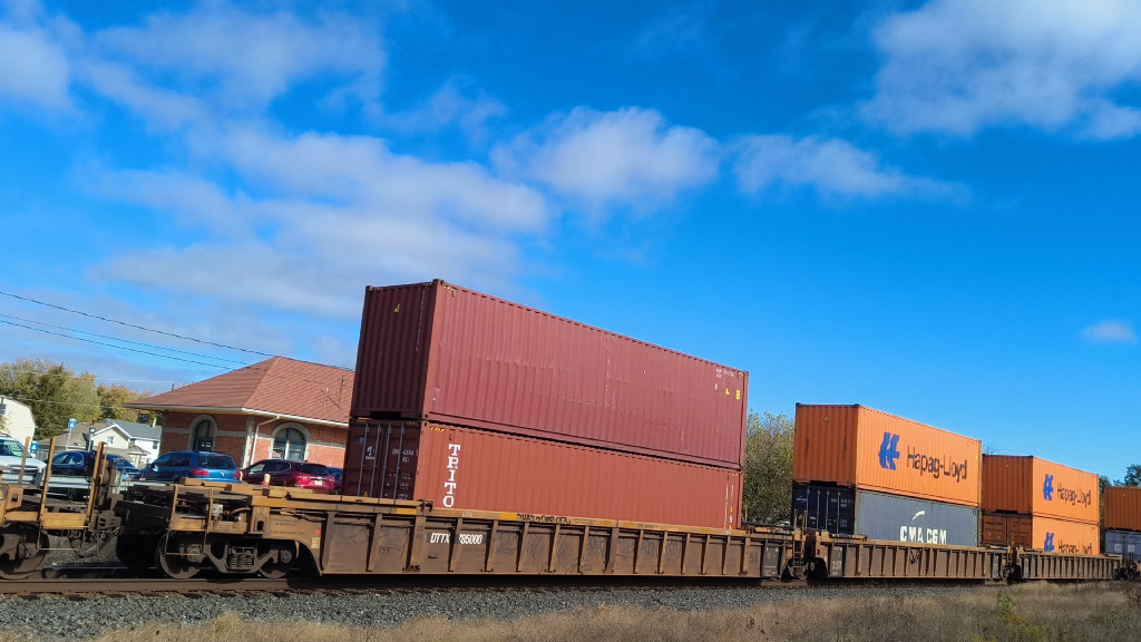 DTTX 785000 (Triple Well Car Altogther)